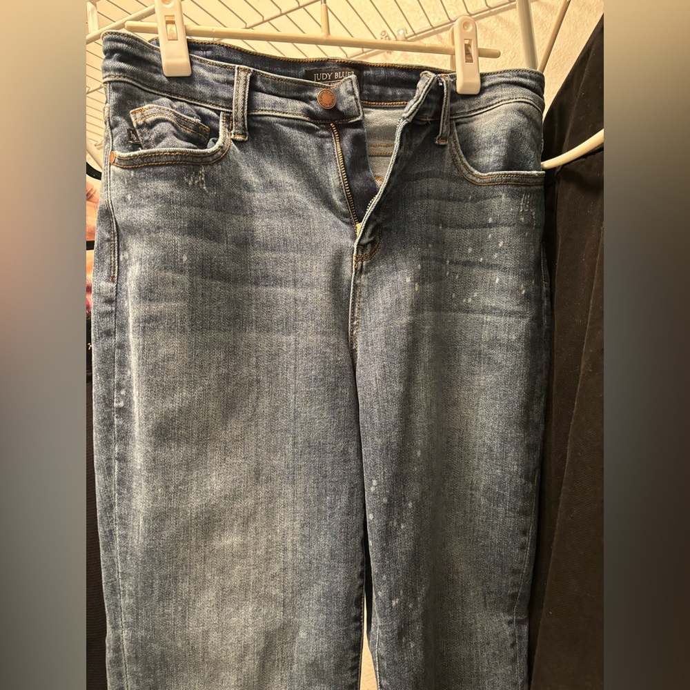 NWOT, Judy blue paint splatter boyfriend cut jeans